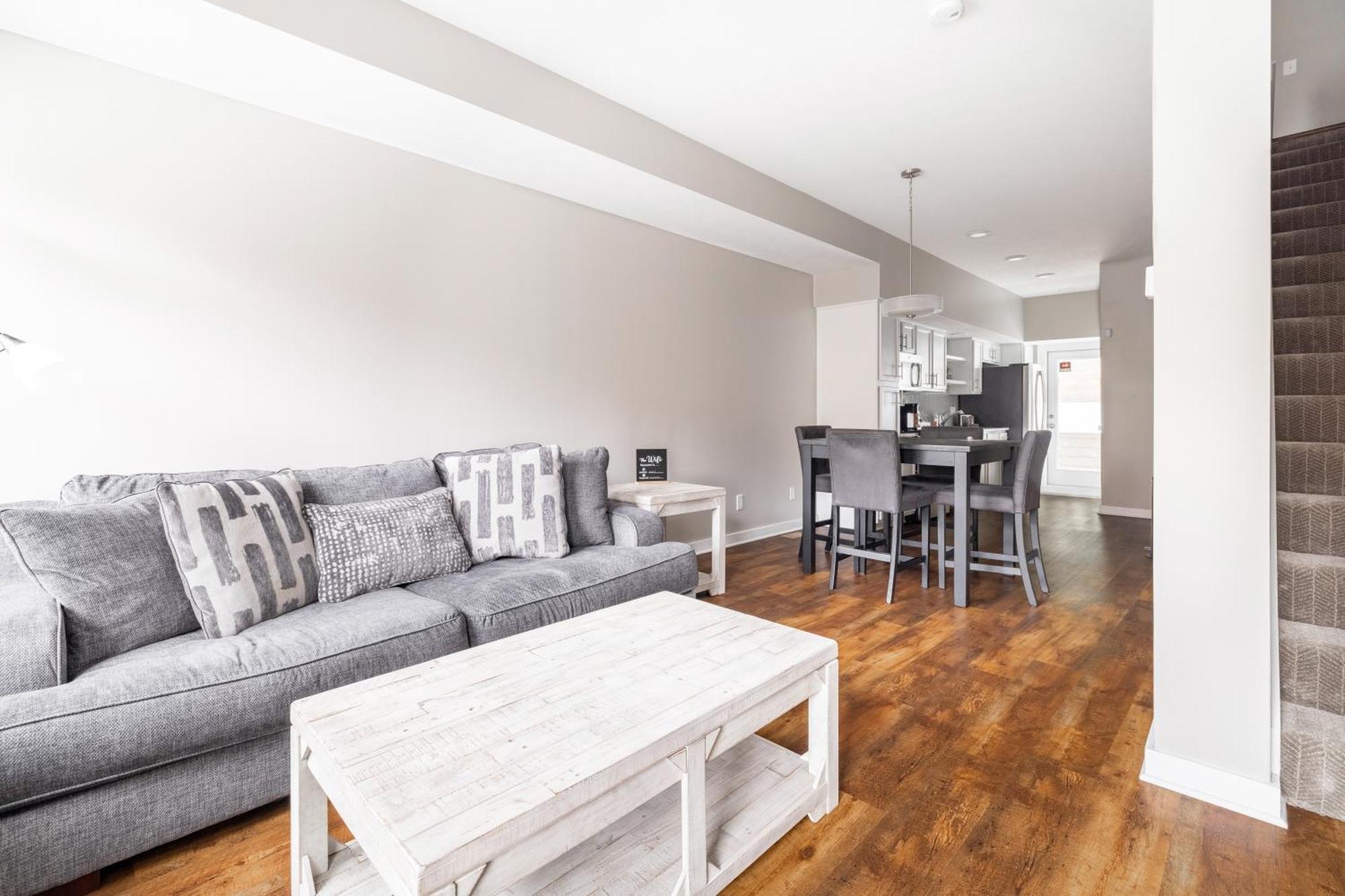 Luxury Downtown Townhome Unit 5 Cleveland Exterior photo